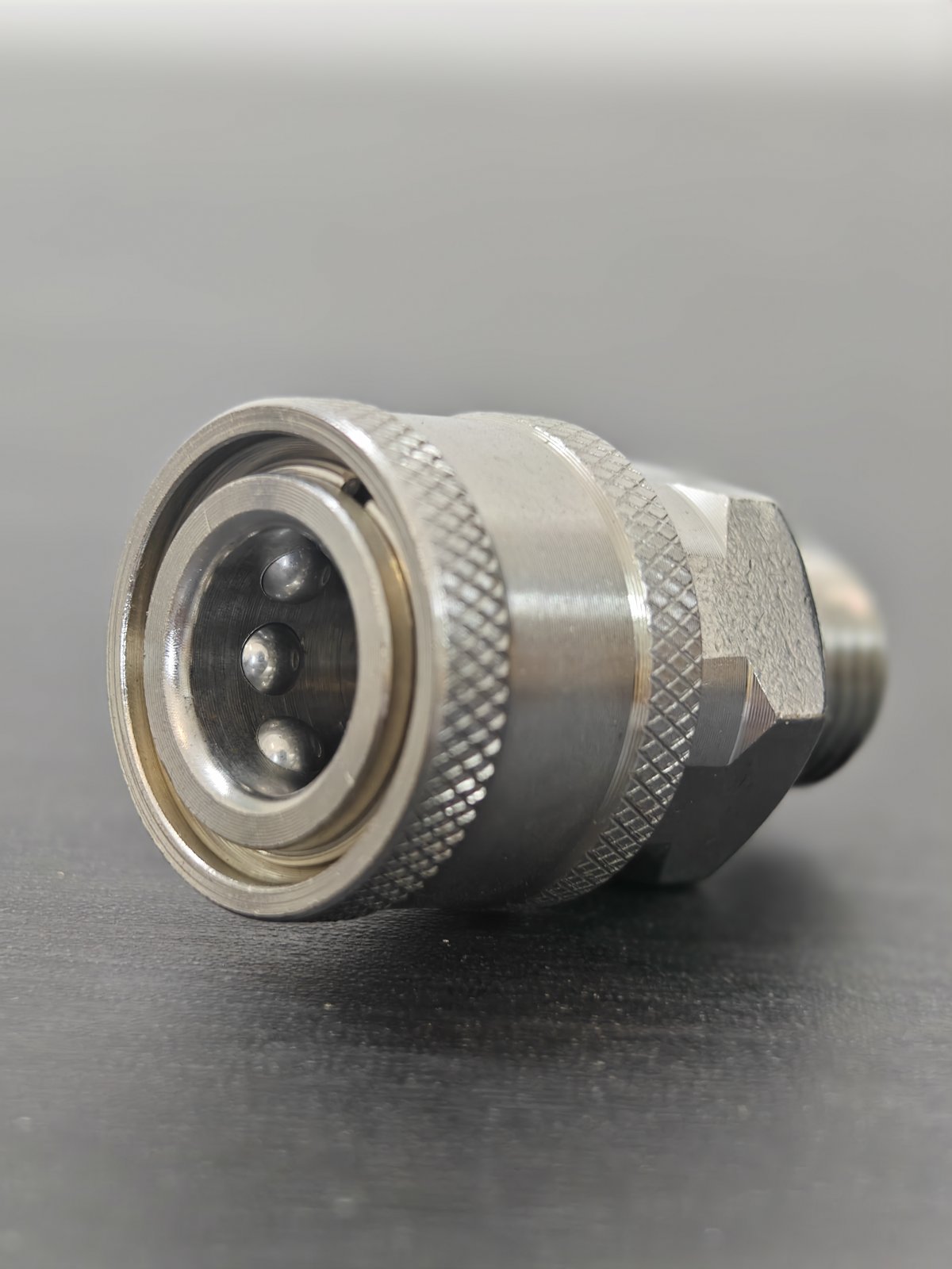 Connector 1/4″ M → 1/4″ Coupler — Stainless Steel 201 — GKF-SPR-0121