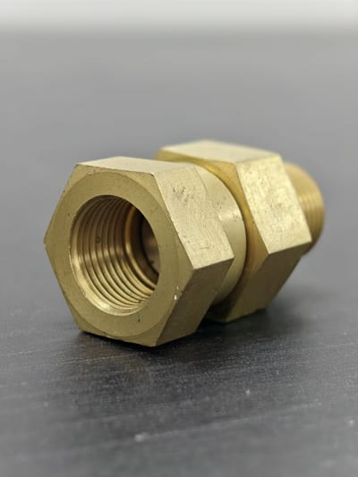 Connector 3/8″ M–3/8″ F — Swivel — GKF-SPR-0127, view 2 of 3